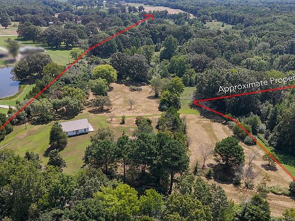 3rd image of 880 Old Union Rd