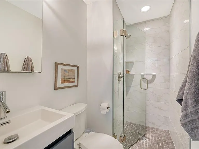 425 McKinley Dr — Photo 37