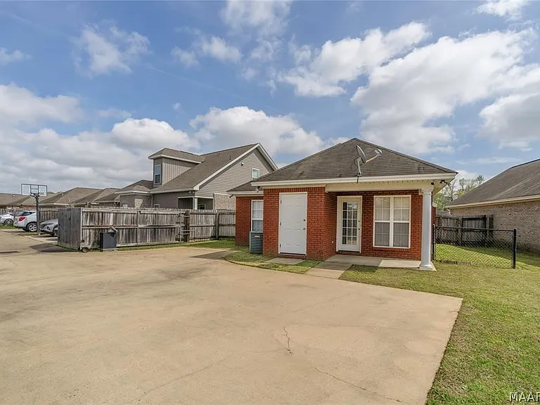 8725 Lindsey Ln — Photo 29