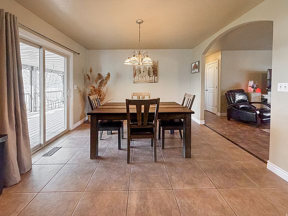 5th image of 2679 W 2500 N