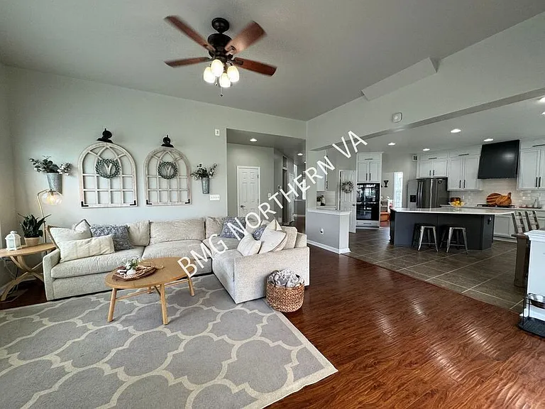 8930 Kingbird Ct — Photo 14