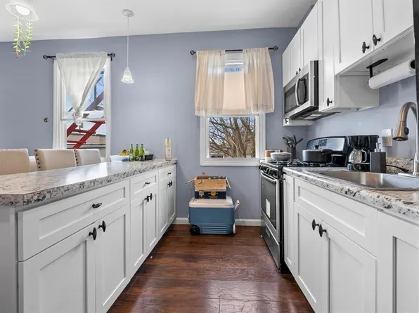 705 8th Street image 12 of 34