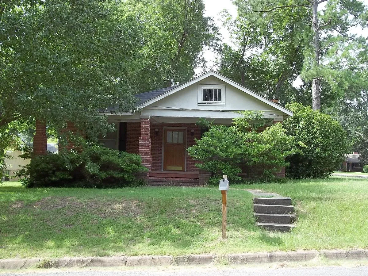 3 bed, 1700 sqft, $1,475 — Photo 1