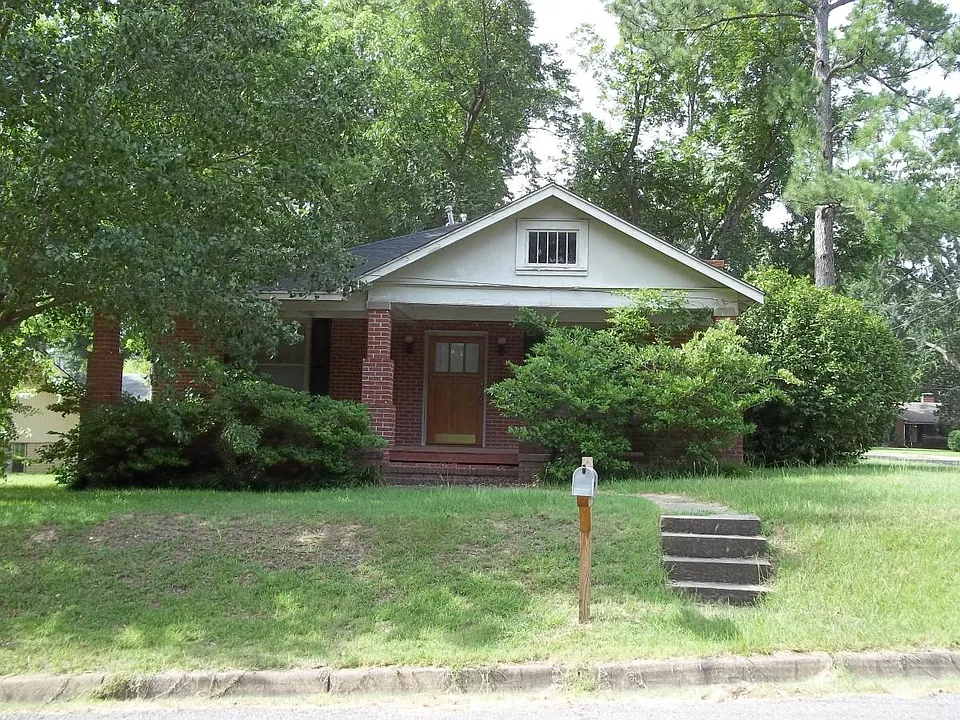 200 Henley Perry Dr