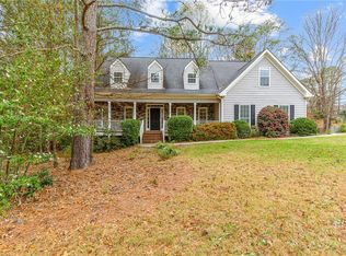 688 Swans Landing Dr, Dacula, GA 30019