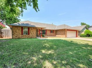 10033 Saint Helens Dr, Yukon, OK 73099