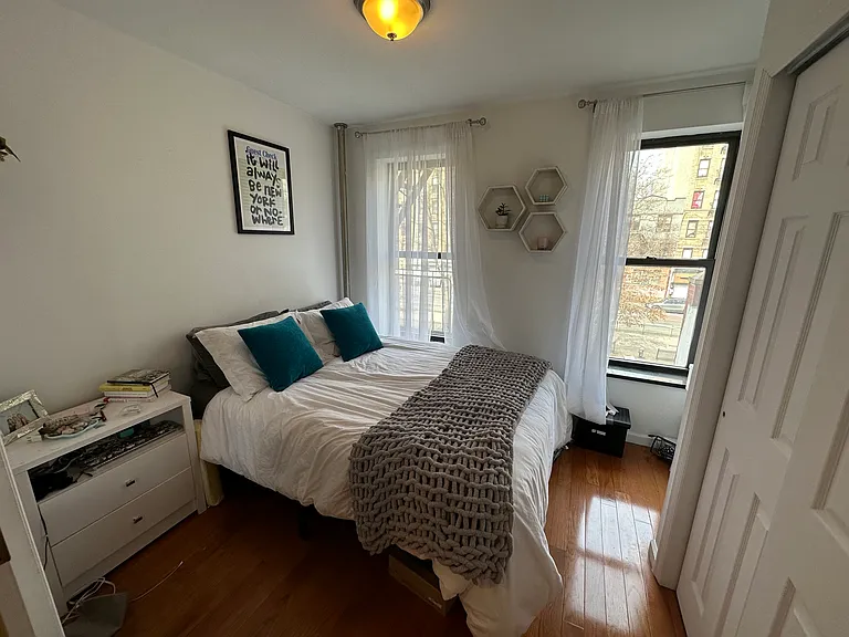 154 Allen St #1B — Photo 1