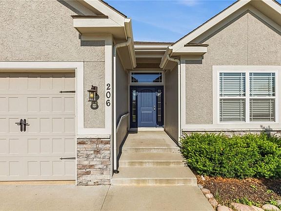 5th image of 206 N Marimack Dr