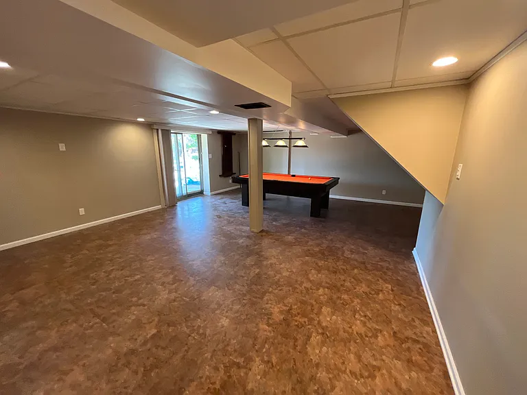 8 Parkrose Ct — Photo 5