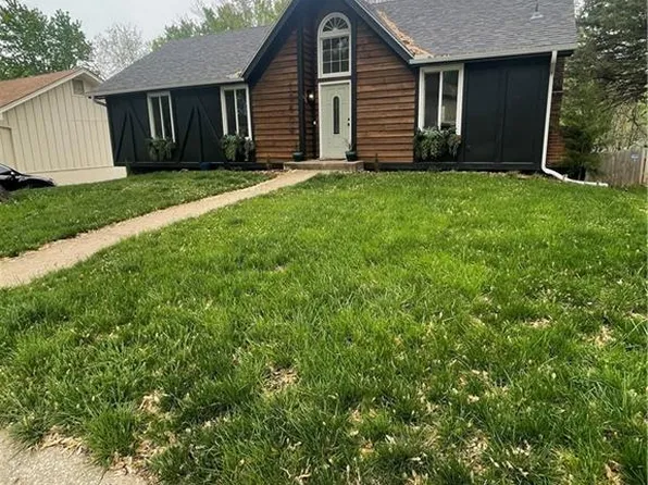 10604 NW Verlin Dr, Parkville, MO 64152