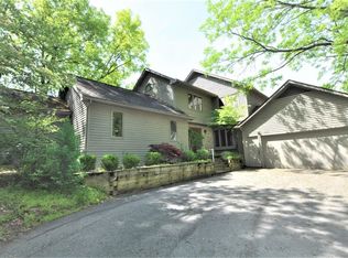 825 Watershed Dr, Ann Arbor, MI