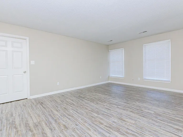Belmont Heights Apartments & Townhomes — Photo 41