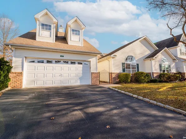 45 Constantine Way #45, Mount Sinai, NY 11766