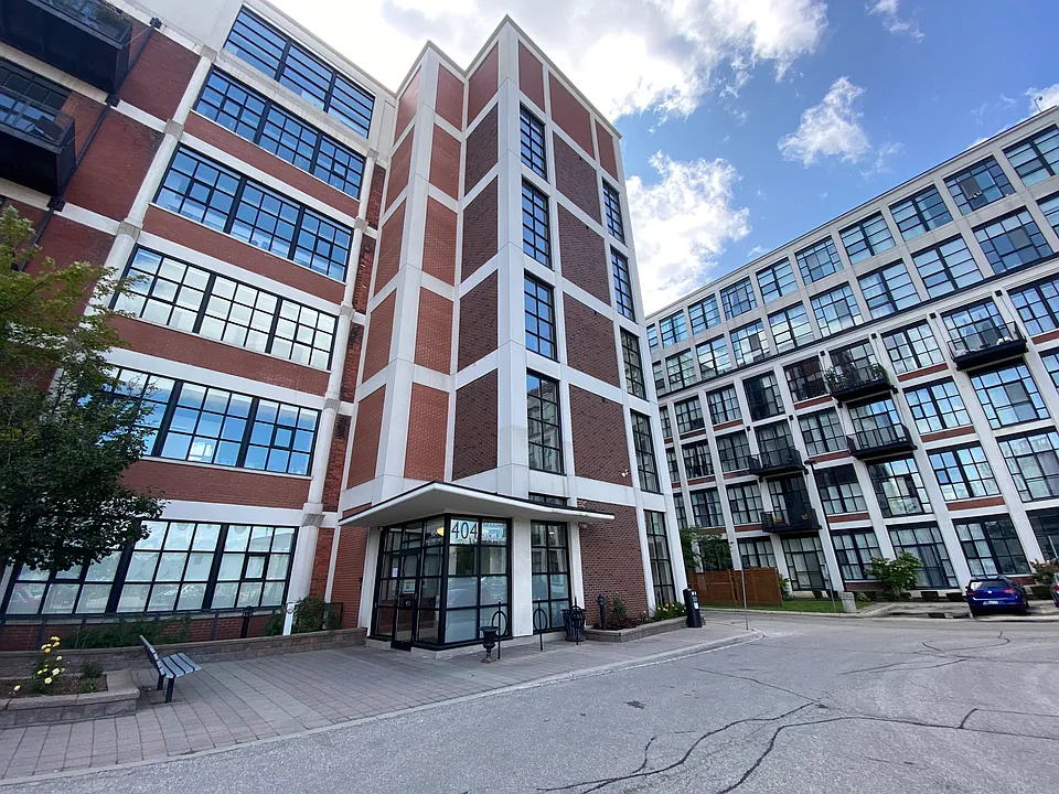 404 King St W #607