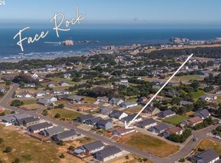 746 Seacrest Dr, Bandon, OR 97411
