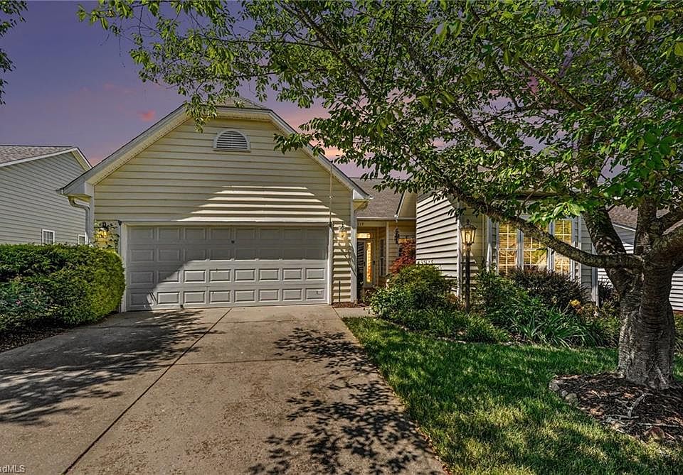 1st image of 119 Riverwalk Ln