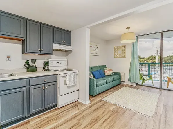 201 S Stillman St APT 303, Pensacola, FL 32505