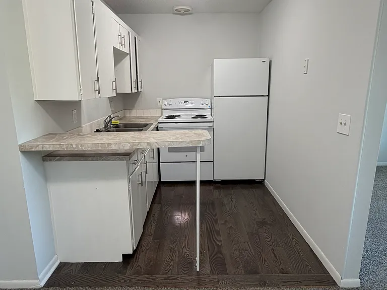 11 N Riley St — Photo 7