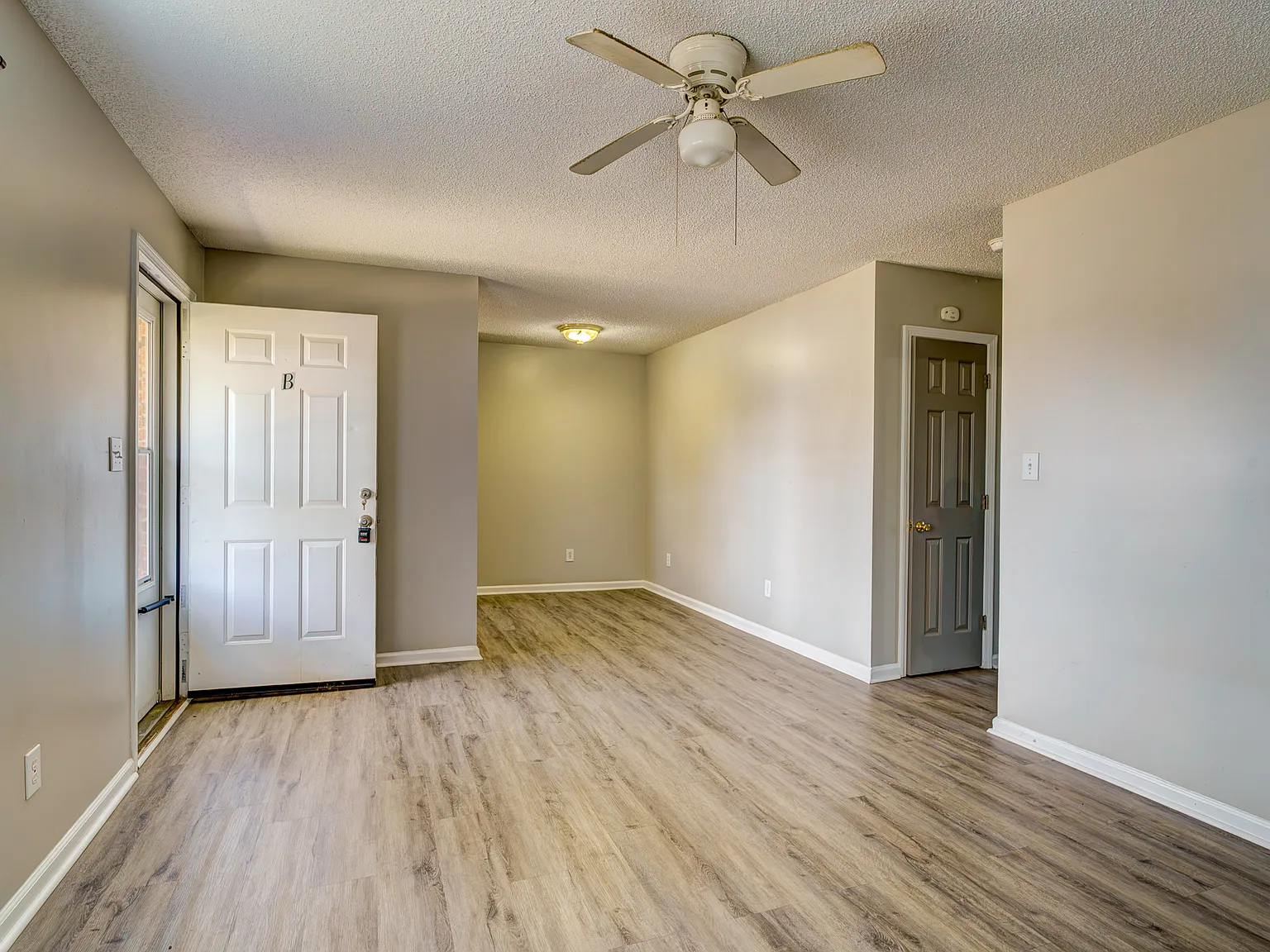 Stony Point Rd 1815 Duplex - Apt B — Photo 4