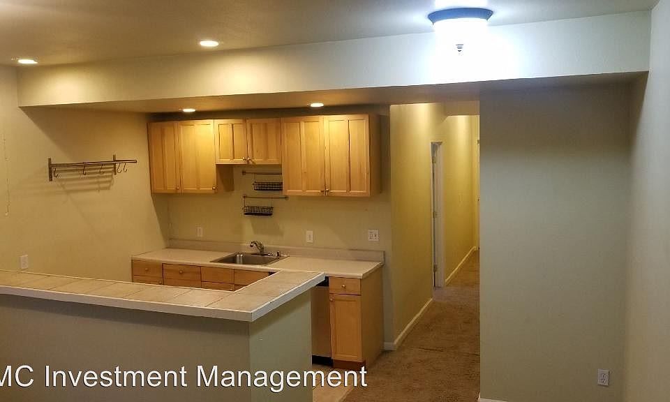 1st image of 110 12th Ave E APT 03