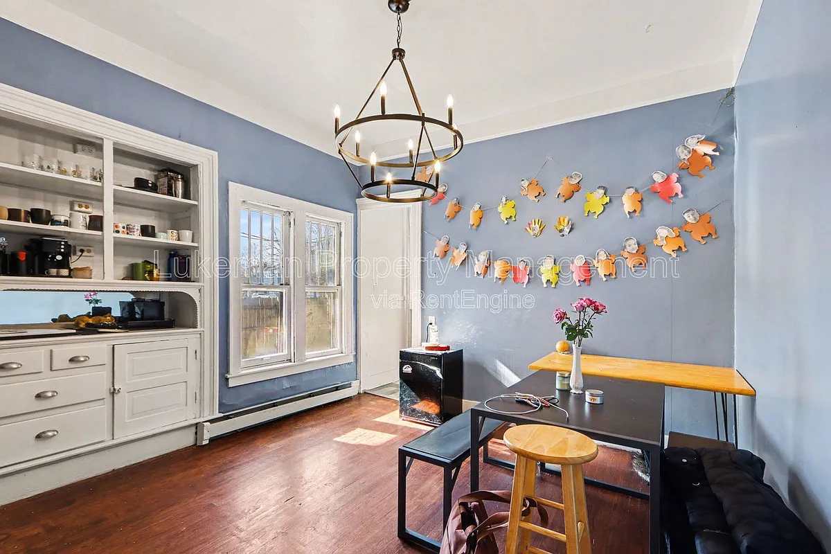 Building Photo - 426-428 S Westnedge Ave #2