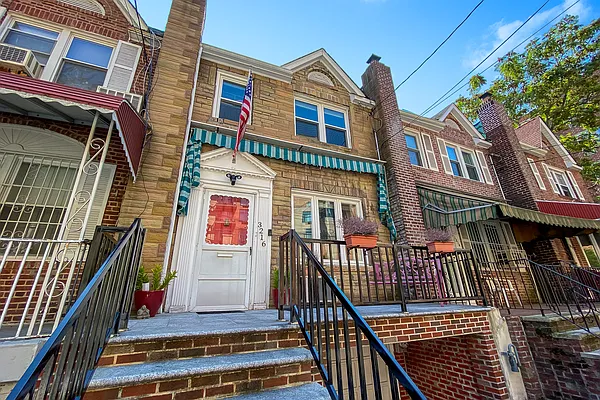 Sold by Brown Harris Stevens | media 26