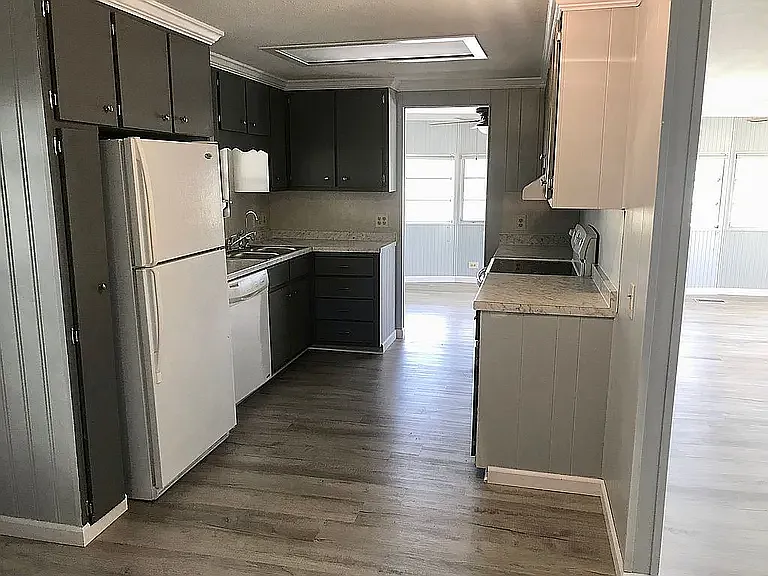 2123 Lake View Dr — Photo 5