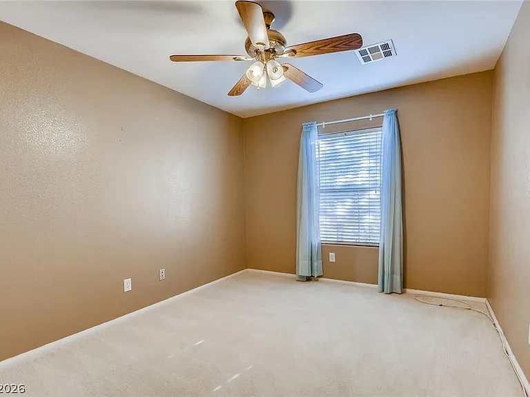 1048 Royal Skyline St — Photo 21
