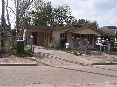 1st image of 2205 Tulipan St