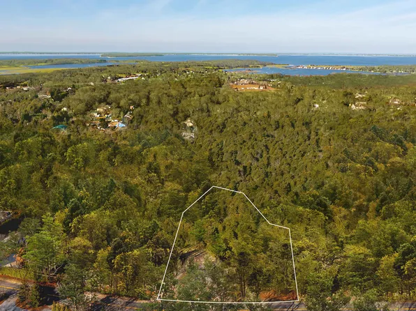105 Marys Ln, Southampton, NY 11968
