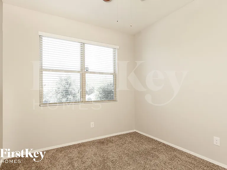2635 W Tamarisk Ave — Photo 10