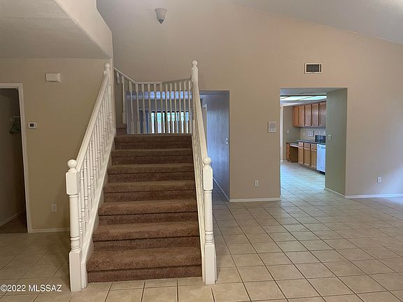 5th image of 832 W Annandale Way