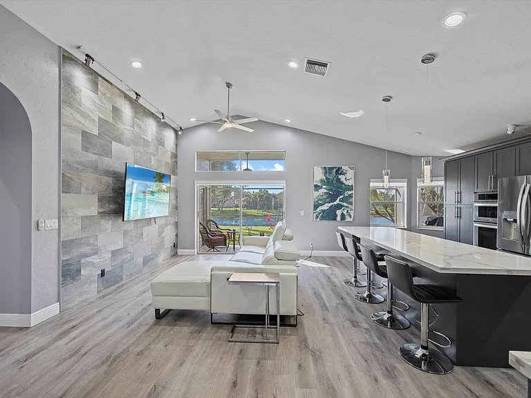 3689 Miramontes Cir — Photo 4
