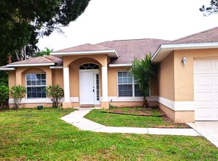 30 Patricia Dr, Palm Coast, FL 32164