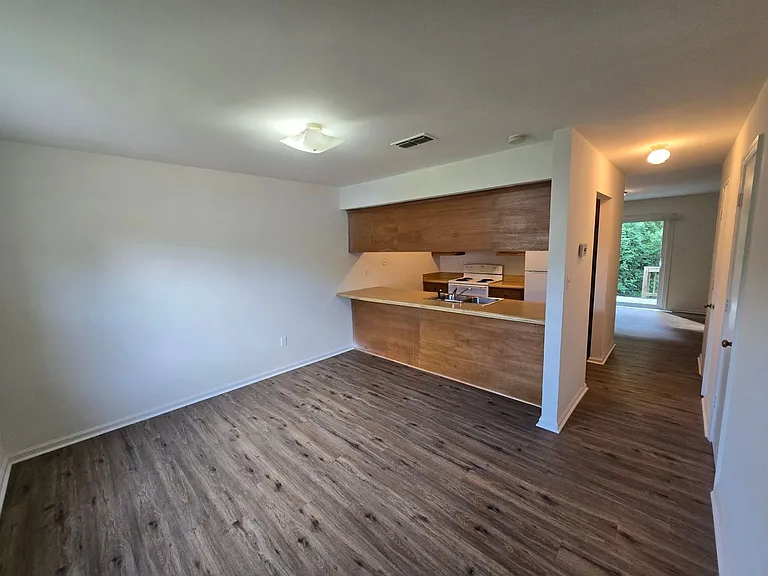 6345 Commons Ct — Photo 2