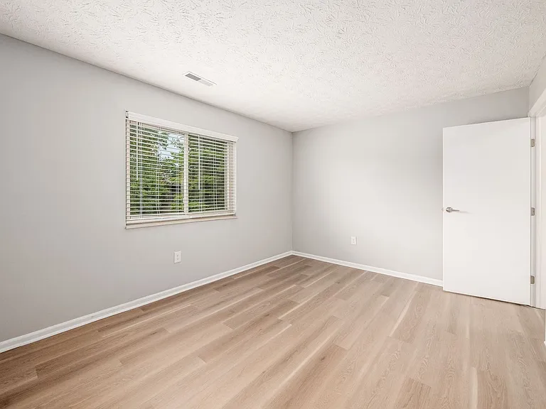 7992 Harmill Dr — Photo 2