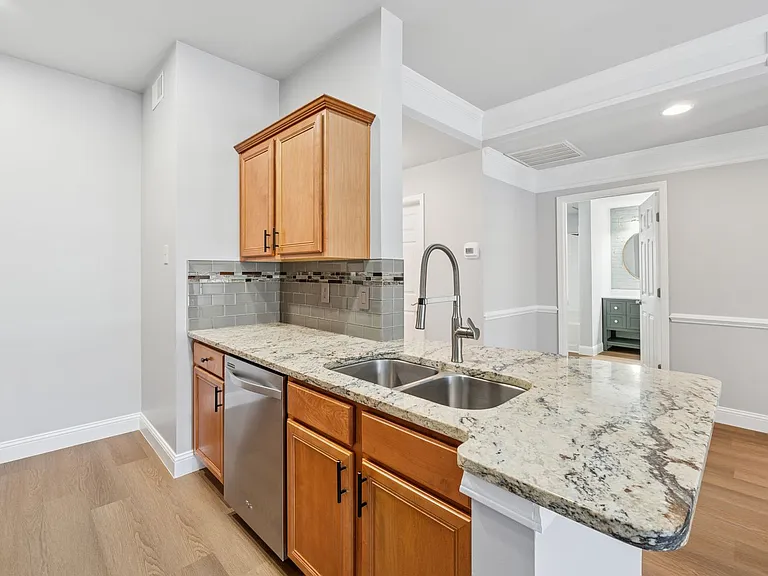 2700 Pine Tree Rd NE #1115 — Photo 9