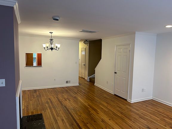 Dining, family room entranceway