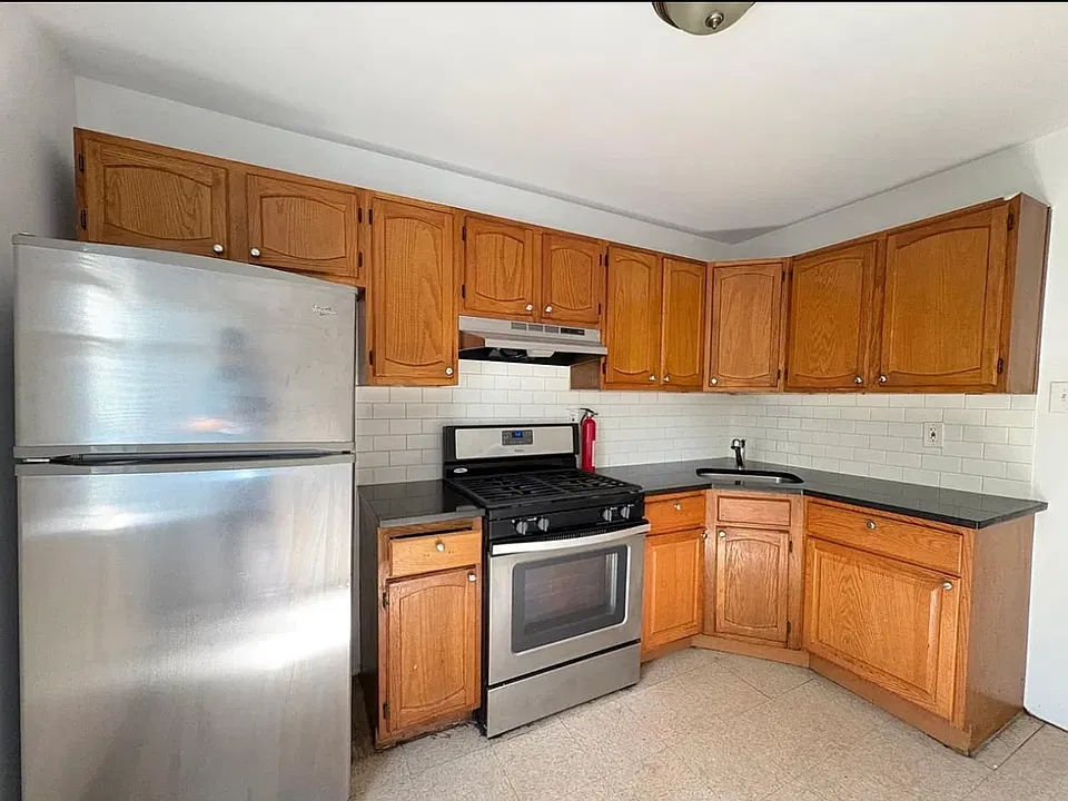 111 Winfield Ave #2A