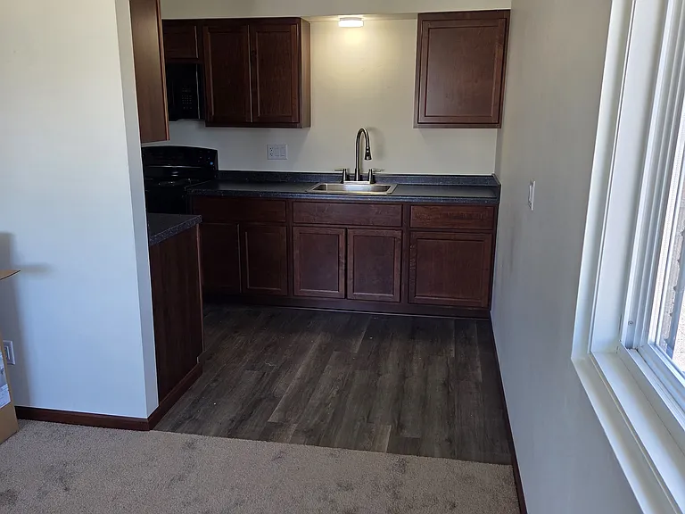 240 Main St — Photo 7
