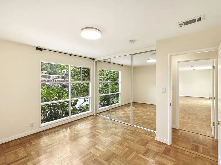889 Embarcadero Rd — Photo 12
