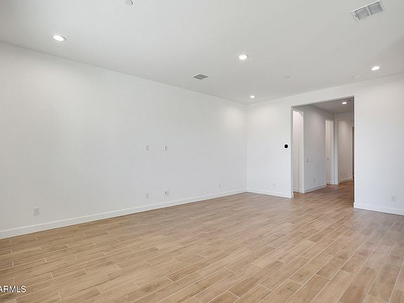 5th image of 28233 N 134th Ave Avenue