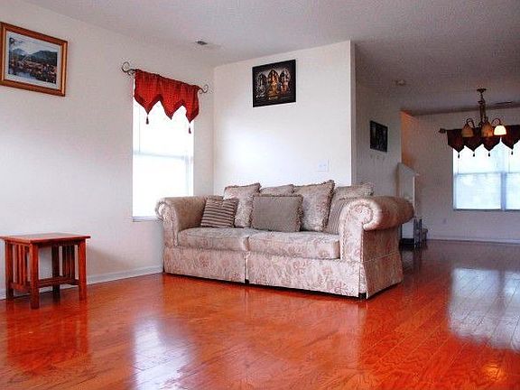3rd image of 1565 Brookgreen Ave
