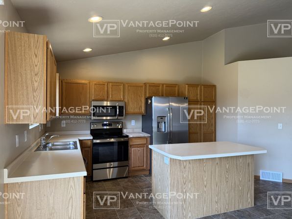 118 E River Dr