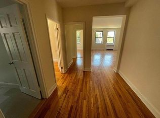 66-12 102nd St #5B, Rego Park, NY 11374