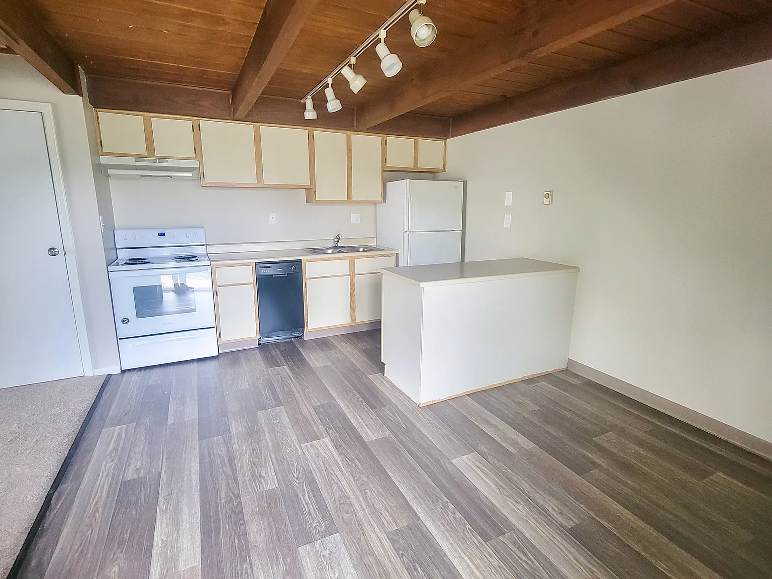 Elk Run Villas — Photo 2