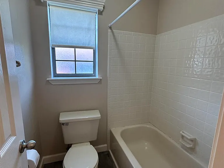 304 Arabian Dr — Photo 28