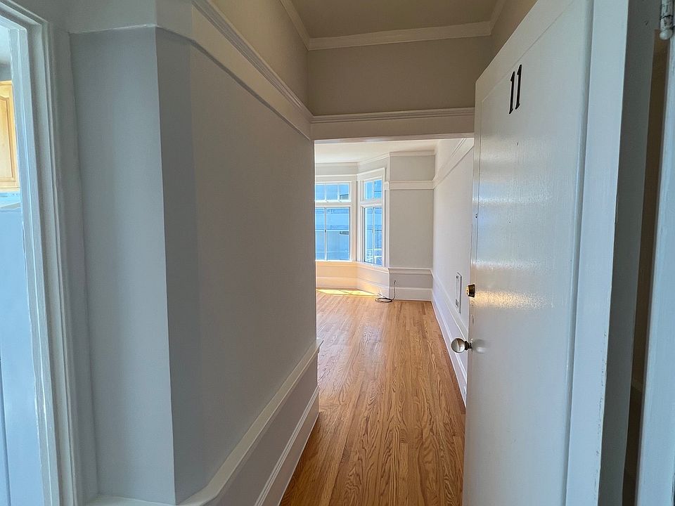 1st image of 33 Pearl St #11