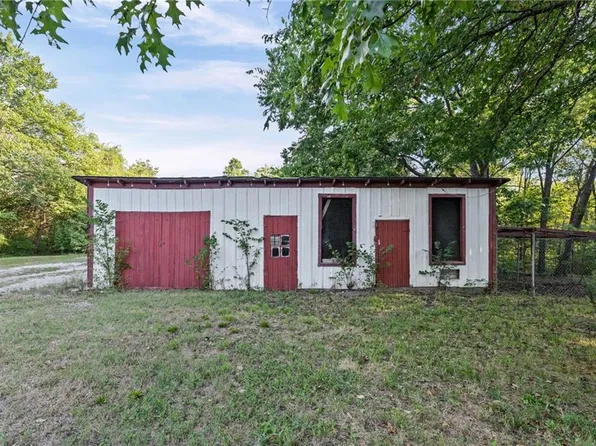 39041 Railroad Ave, Osawatomie, KS 66064