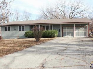 3214 SW Lane St, Topeka, KS 66611